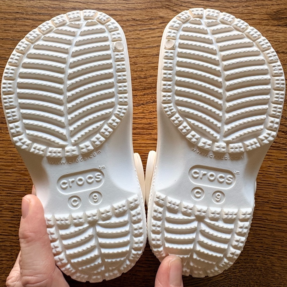 Crocs white-classic- size C9- unisex - Picture 10 of 12